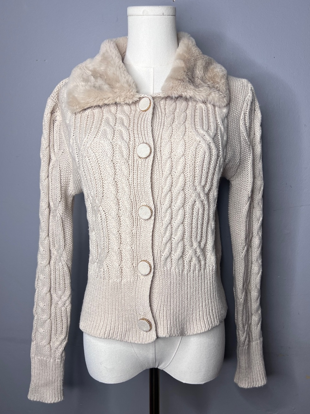 Entro Cream Cable Knit Sweater Cardigan with Plush Faux Fur Collar Size Small